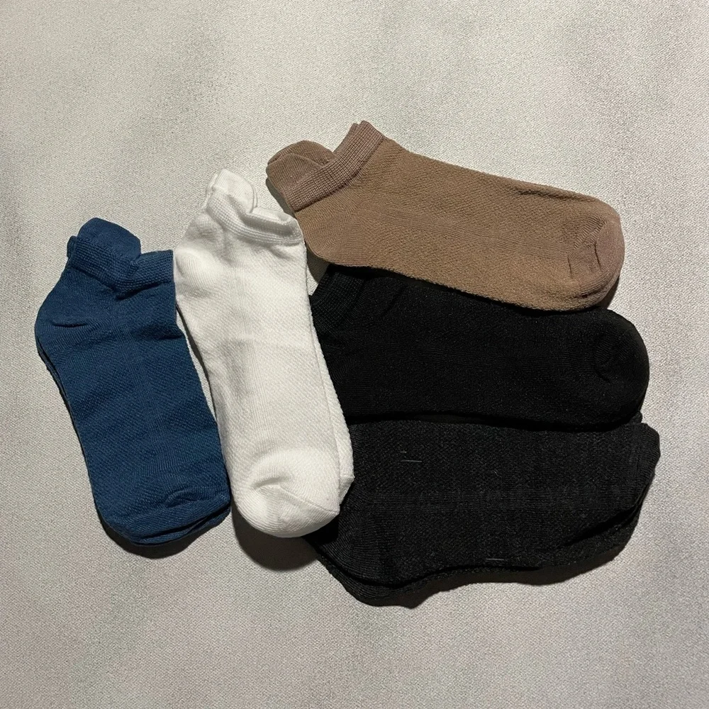 NEW Men's Assorted Ankle Socks - 2 Black, 1 White, 1 Blue, 1 Brown (One Size)